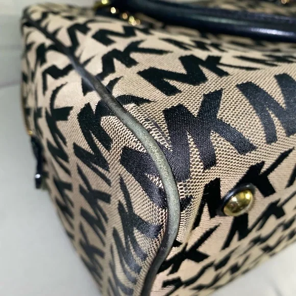 Authentic Michael Kors Satchel - Picture 12 of 16